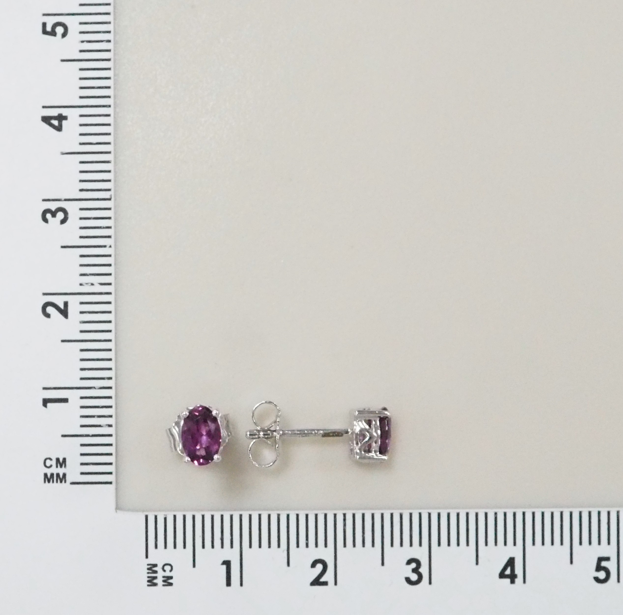 Серебряные серьги 925 пробы; вставки 2 Гранат Умбалит 1,12ct;
